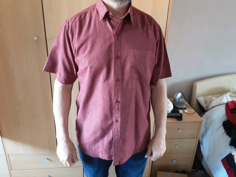 Red short sleeve shirt | in Grantham 